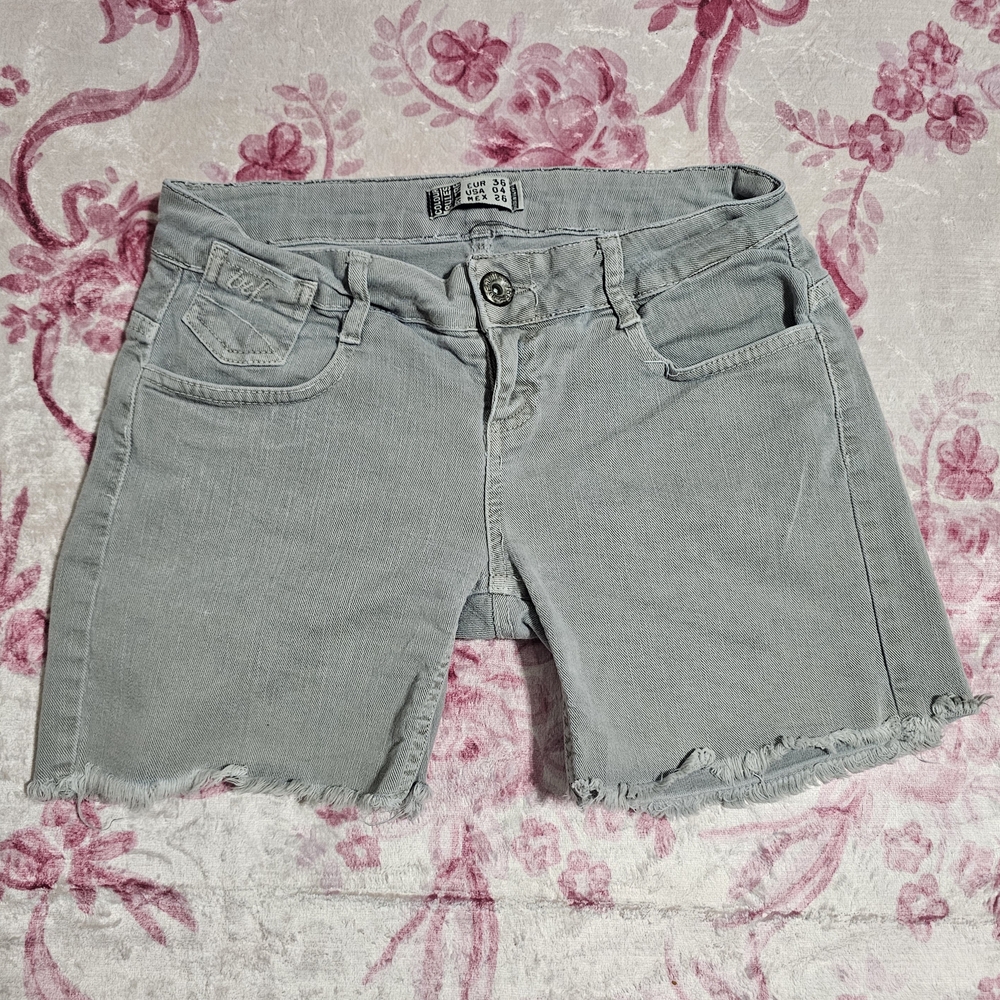 Colour Rules by TRF Zara Gray Denim‎ Shorts Raw Hem Size 4 USA 26 MEX